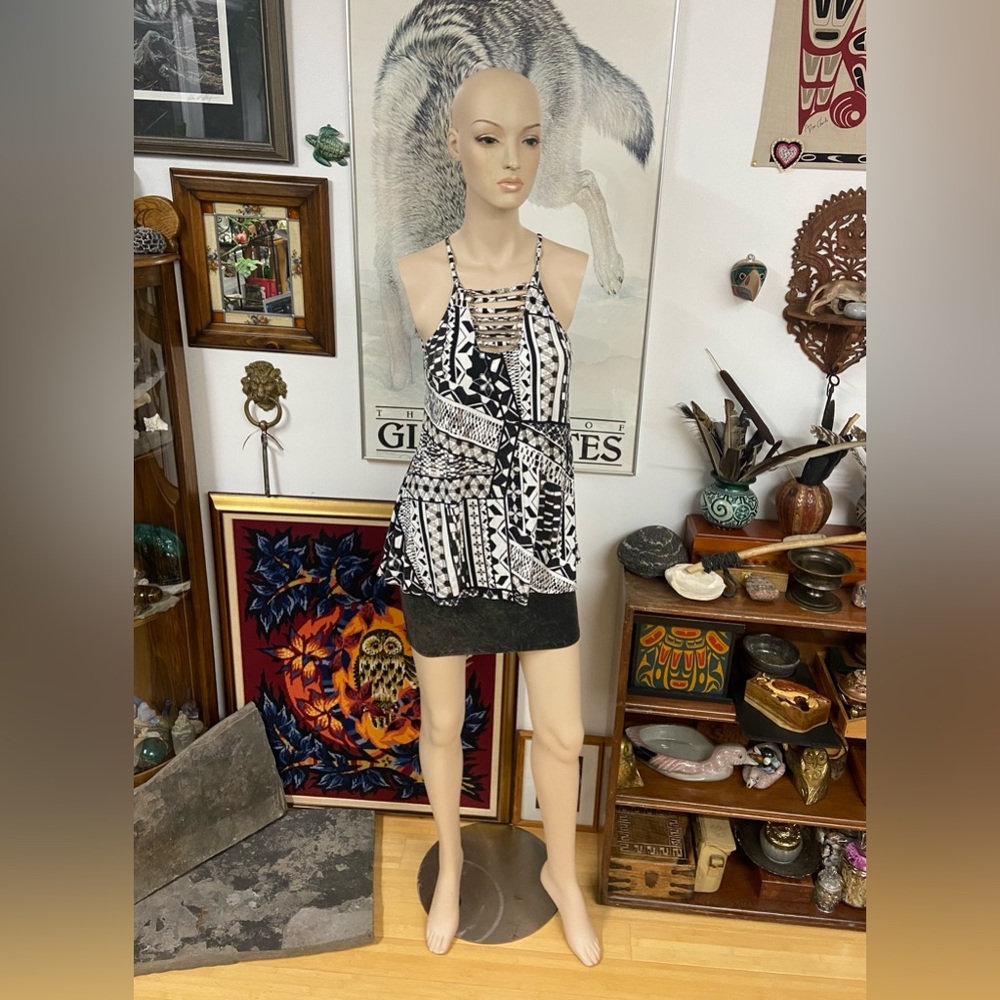 Funky Contrasting Patterned Tank Top - Picture 11 of 14